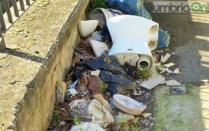 Discarica giardini via Martiri della Libertà, Terni - 1° marzo 2016 (3)