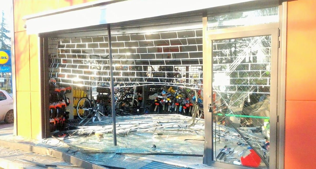 Perugia, ‘colpo’ all’alba alla Racing Bikes