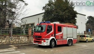 Infiltrazioni scuola Nobili via Rosselli, vigili del fuoco Terni - 9 marzo 2016 (1)