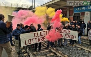 Operai Elettrocarbonium, blocco ferrovia Narni 6 - 9 marzo 2016 (2)