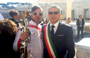 Tedoforo con Sindaco Alemanno