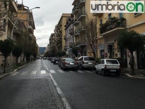 Terni via battisti sosta selvaggia (4)