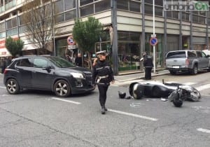 incidente motorino via battisti2