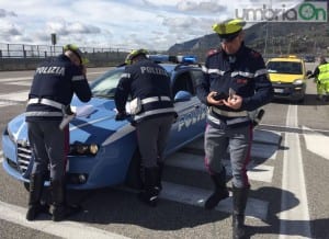 incidente terni est7 polizia rilievi