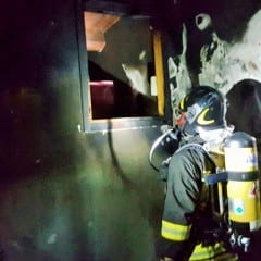 Narni, casa in fiamme: famiglia evacuata