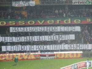 Il messaggio della curva nord nel secondo tempo: al momento non pare recepito