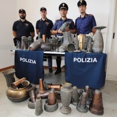 Perugia, rubano rame al cimitero: due arresti