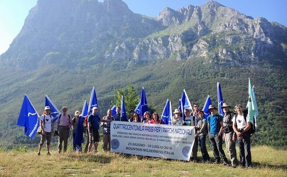 Trekking di protesta: «Basta speculazioni»