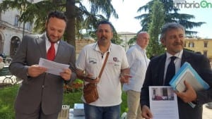 Perugia regione umbria discarica le crete rifiuti protesta (3)