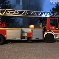 Fiamme all’ex Dicat: incendio a Terni