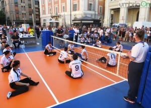 Le squadre sul campo allestito in piazza della Repubblica