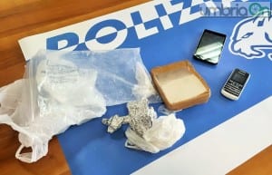 Eroina sequestrata stazione Terni, campano in manette polizia 2 - 13 luglio 2016 (1)