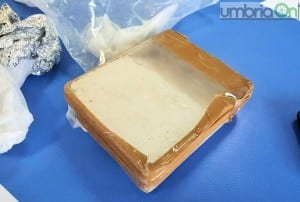 Eroina sequestrata stazione Terni, campano in manette polizia 2 - 13 luglio 2016 (2)