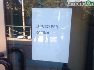 Perugia banca carige rapina 1 (2)