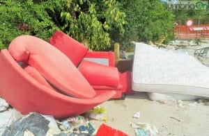 Bretella Gabelletta-Maratta, discarica, siringhe e prostitute - 19 agosto 2016 (6)