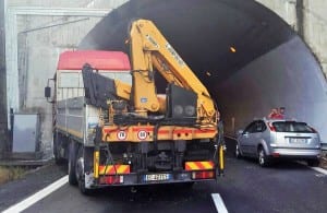 Incidente galleria Montoro, frontale camion auto 2 - 1° agosto 2016