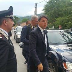 Norcia, Matteo Renzi tra gli sfollati