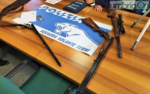 anziano-spara-con-la-carabina-dalla-finestra-di-casa-denunciato-polizia-volante-29-settembre-2016-3