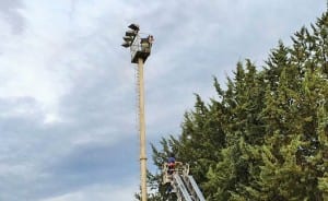 Extracomunitario su palo illuminazione a Bastardo (Giano dell'Umbria) - 5 settembre 2016