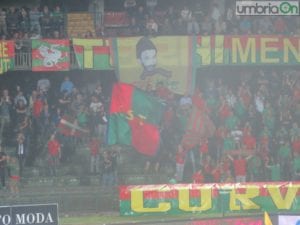 I tifosi della curva est-Viciani