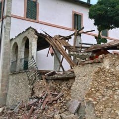 Terremoto, Marini: «Via dalle tende»