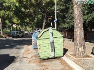 Via i cassonetti in alcune vie di borgo Rivo