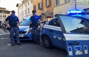 controlli-polizia-di-stato-in-via-carrara-terni-volante-generica-4-ottobre-2016-4