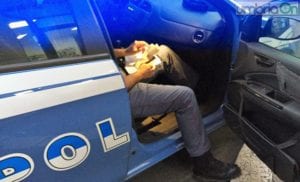 controlli-polizia-di-stato-in-via-carrara-terni-volante-generica-4-ottobre-2016-6