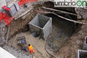 I lavori nella voragine (Foto A.Mirimao)