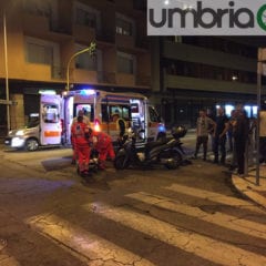 Auto contro scooter, un ferito a Terni