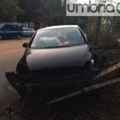 Auto fuori strada, 41enne ferito a Terni