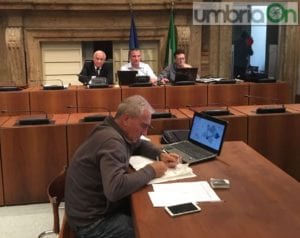 Solo il sindaco in consiglio