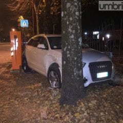 Terni, viale Trento: impatto con due feriti