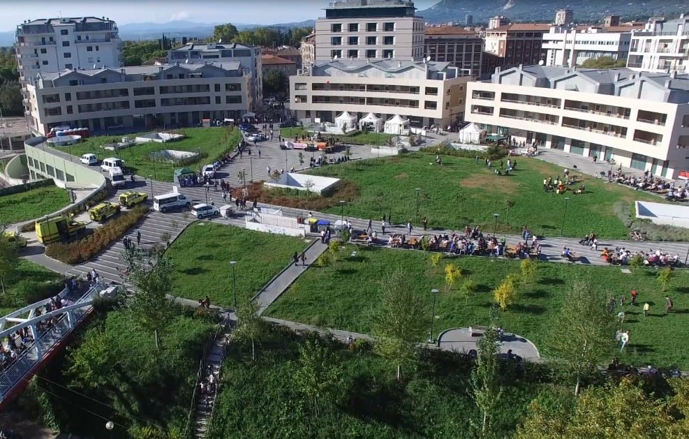 Terni, festa di piazza vista da un drone