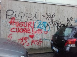 degrado, scritte muro, quartiere duomo