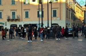 malore-donna-in-piazza-della-repubblica-16-novembre-2016-1