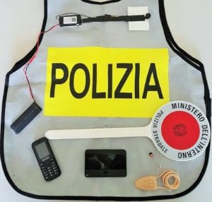 truffa-rumeno-qui-patente-di-guida-polizia-stradale-e-motorizzazione-civile-terni-11-novembre-2016-1