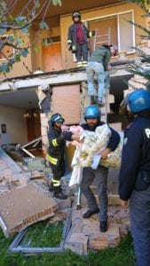 terremoto-sisma-polizia-vigili-norcia-20161101-00111