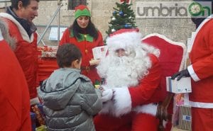 22-12-22-dicembrebabbo-natale-bambini-norcia-sisma-terremoto-riapertura-4