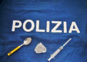 28enne-salvata-a-perugia-dalla-polizia-overdose-eroina-13-dicembre-2016