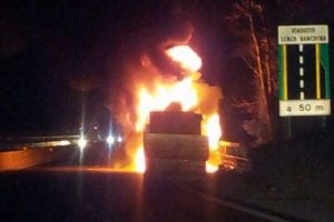 incendio-tir-autoarticolato-rato-a-capitone-narni-2-22-dicembre-2016