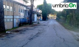 Perugia Piscille via del Cimitero strada dissestata ingresso Itis Volta