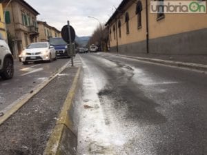 La lunga striscia d'olio