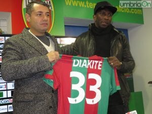Modibo Diakité con Danilo Pagni