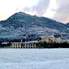 Umbria, neve e disagi: tante scuole chiuse