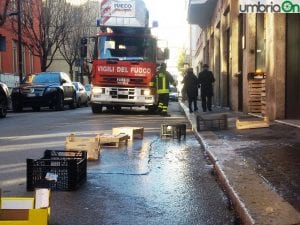 terni-freddo-ghiaccio-gelo-inverno-via-primo-maggio-stalattiti-1