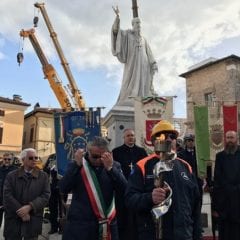 Sisma, accesa a Norcia la fiaccola Benedettina