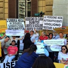 Umbria, disabilità: «Risorse alle famiglie»