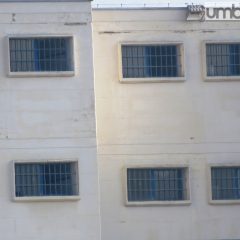Terni, botte in carcere: detenuti contusi