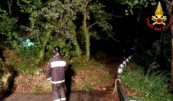 Pioggia e vento forte, frana ad Assisi